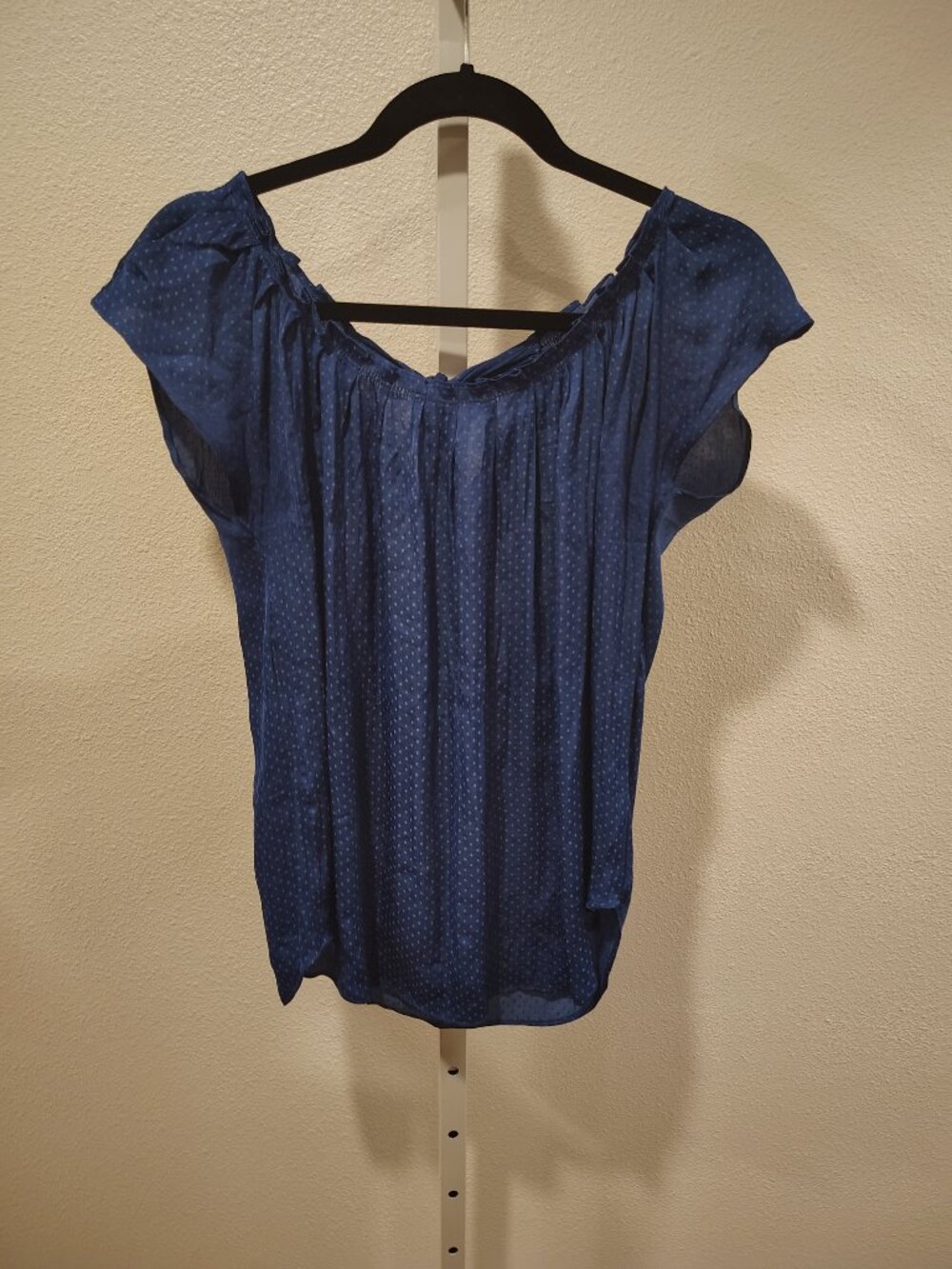 LC Lauren Conrad Women's Top Size Medium Navy Blue Pleated Polka Dots - Picture 5 of 10